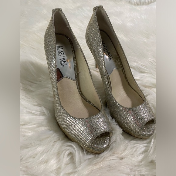 Micheal Kors  open toe Silver glitter platform heels 6.5 - Picture 12 of 13